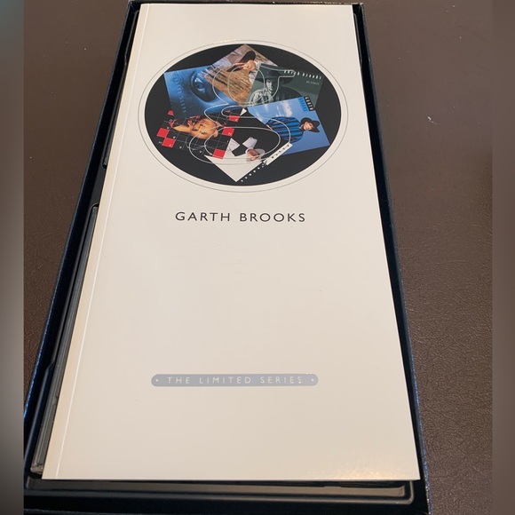 Garth Brooks THE LIMITED SERIES 6 CD Box Set 1998. - Picture 3 of 5